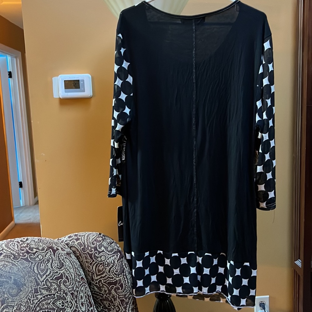 Plus Womans Calessa Dressy Top. Sz. 1X. - Picture 7 of 7